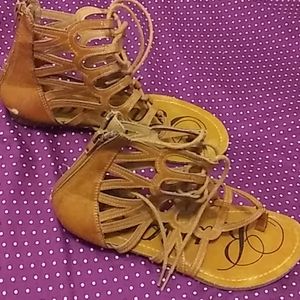 Sandal's